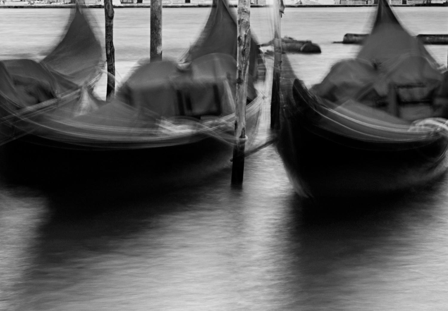 Gallery wall Boats in Venice - black and white riverscape with view of the river and gondolas