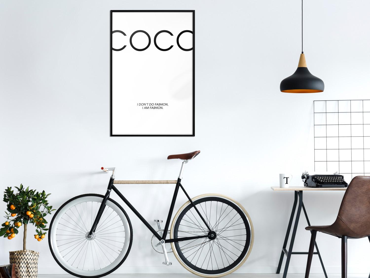 Gallery wall Coco - minimalist black and white composition with English texts