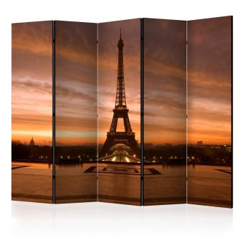 Room Divider Eiffel Tower at Dawn II (5-piece) - sunrise over Paris