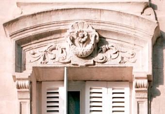 Canvas Paris shutters - photograph of the French capital architecture