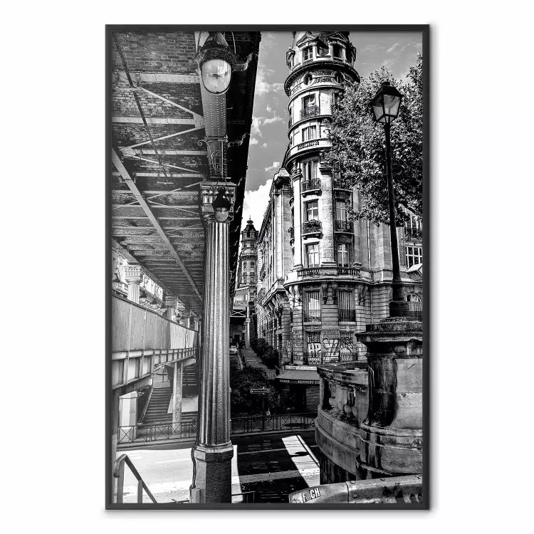 View of Bir-Hakeim - black and white city architecture with columns