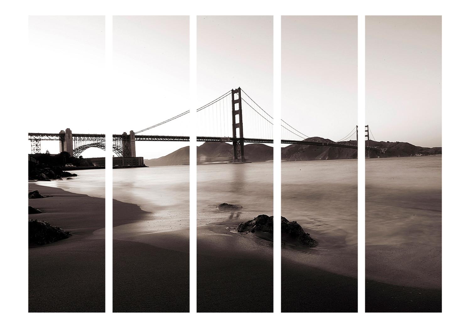 Room Divider San Francisco: Golden Gate Bridge in Black and White II - dark landscape