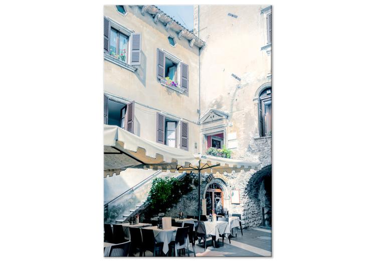 Canvas Print Italian restaurant in an old tenement house - photo of architecture
