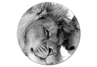 Round Canvas Love Couple - Black and White Photo With Two Lions in the Savannah