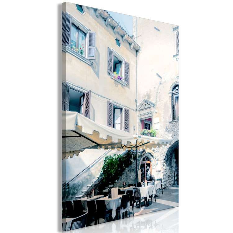Canvas Italian restaurant in an old tenement house - photo of architecture 135850 additionalImage 2