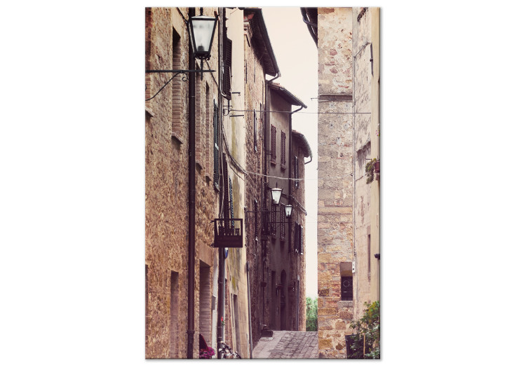 Canvas Narrow street and tenement houses - street photo of houses and lantern 123890