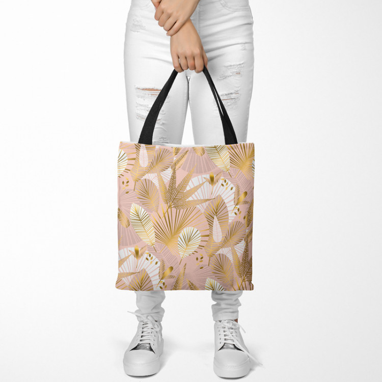 Shopping Bag Minimalist leaves - floral motif in gold on a pink background 147622 additionalImage 2