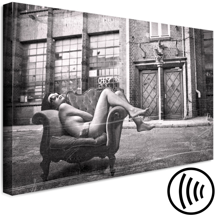 Canvas Woman in armchair - glamour style black and white photography 134172 additionalImage 6