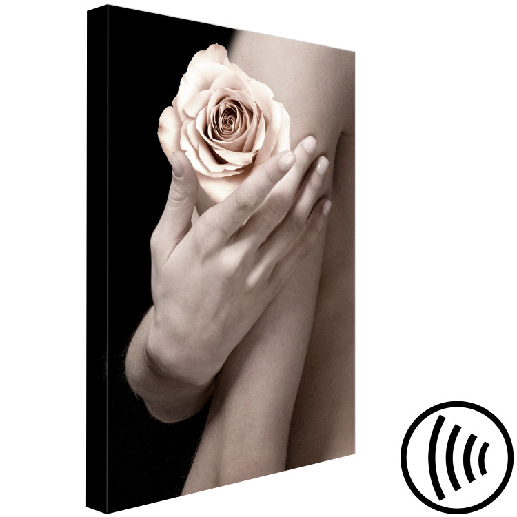 Canvas Tea rose on a hand - photo of a woman holding a flower in her hand 128064 additionalImage 6