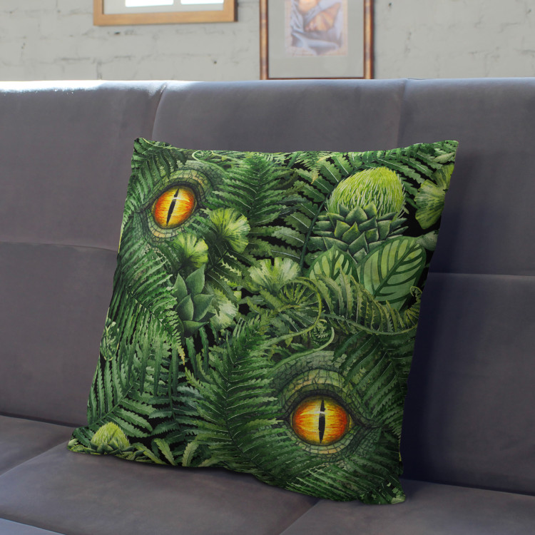 Decorative Microfiber Pillow Wild eye in the midst of greenery - floral motif with fern leaves cushions 146879 additionalImage 3
